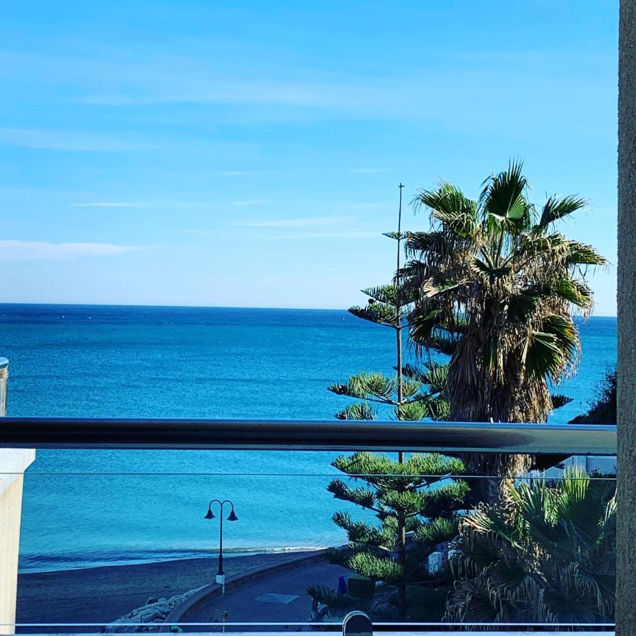 Appartement La Roca Chica First Line Bajondillo & Cosy